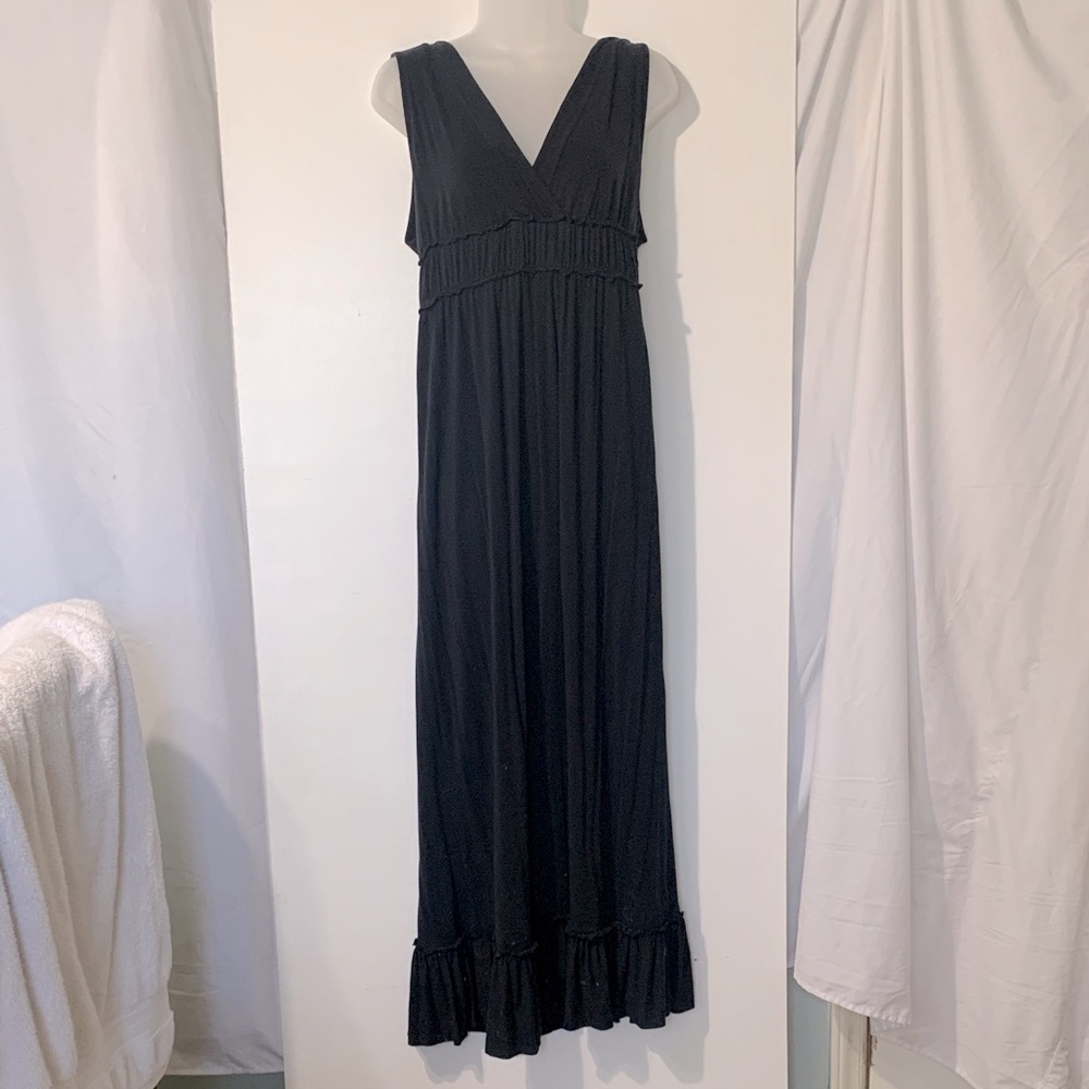 Gapbody Chic Black Sleeveless Maxi Dress